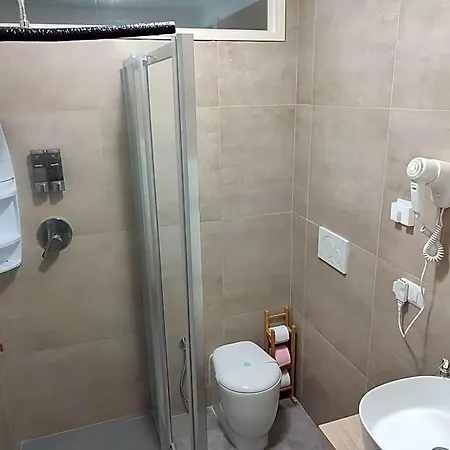 Cornizzolo Hostel *